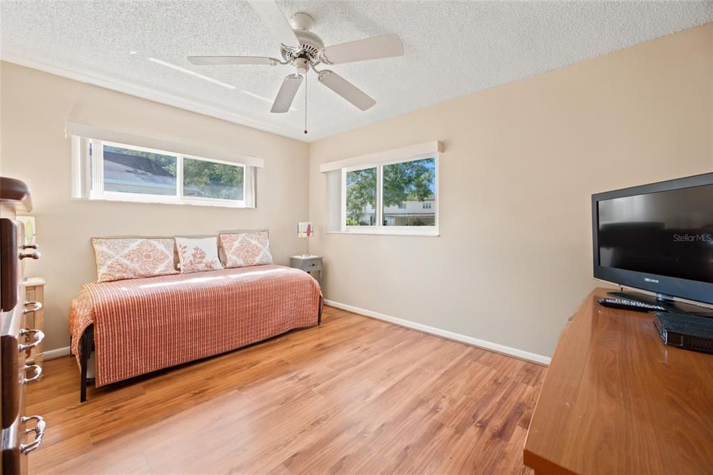 For Sale: $199,990 (2 beds, 2 baths, 1748 Square Feet)