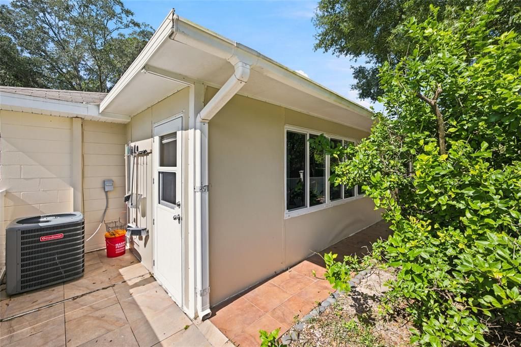 For Sale: $199,990 (2 beds, 2 baths, 1748 Square Feet)