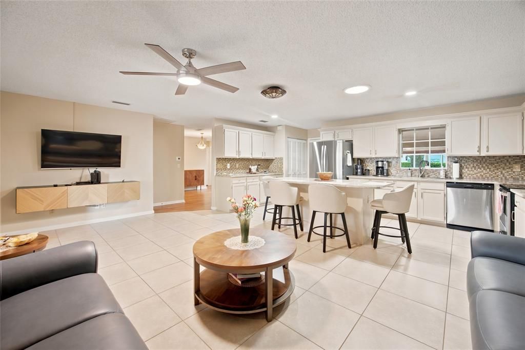 For Sale: $199,990 (2 beds, 2 baths, 1748 Square Feet)