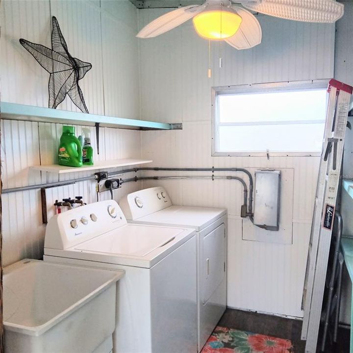 For Sale: $222,000 (2 beds, 2 baths, 1008 Square Feet)