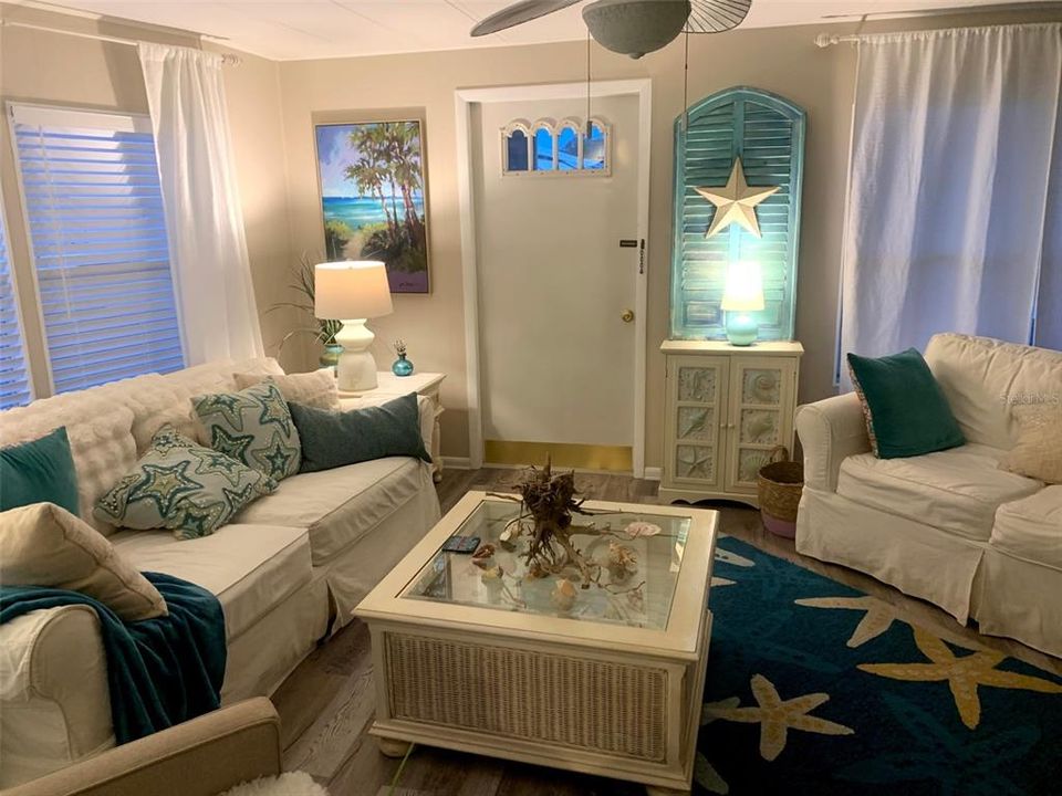 For Sale: $222,000 (2 beds, 2 baths, 1008 Square Feet)