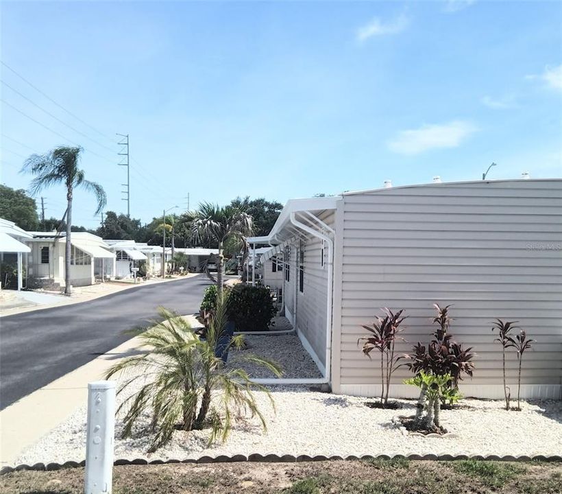 For Sale: $222,000 (2 beds, 2 baths, 1008 Square Feet)