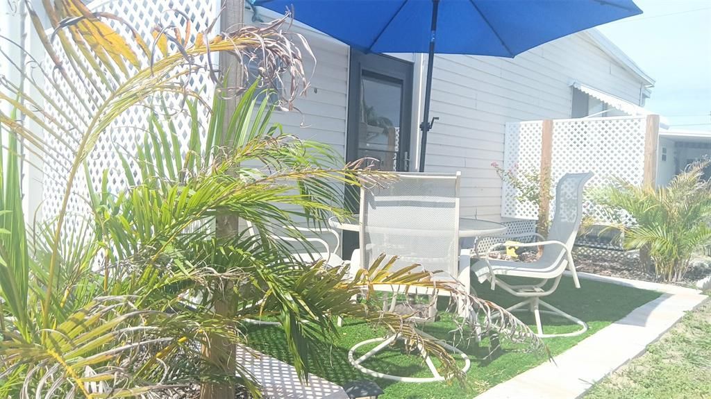 For Sale: $222,000 (2 beds, 2 baths, 1008 Square Feet)
