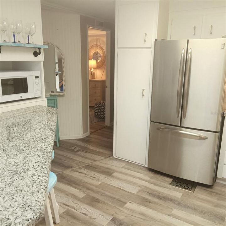 For Sale: $222,000 (2 beds, 2 baths, 1008 Square Feet)