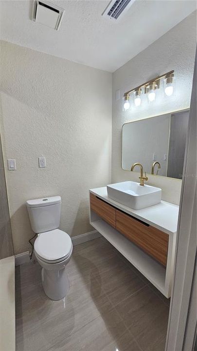 На продажу: $325,000 (5 спален, 4 ванн, 3115 Квадратных фут)