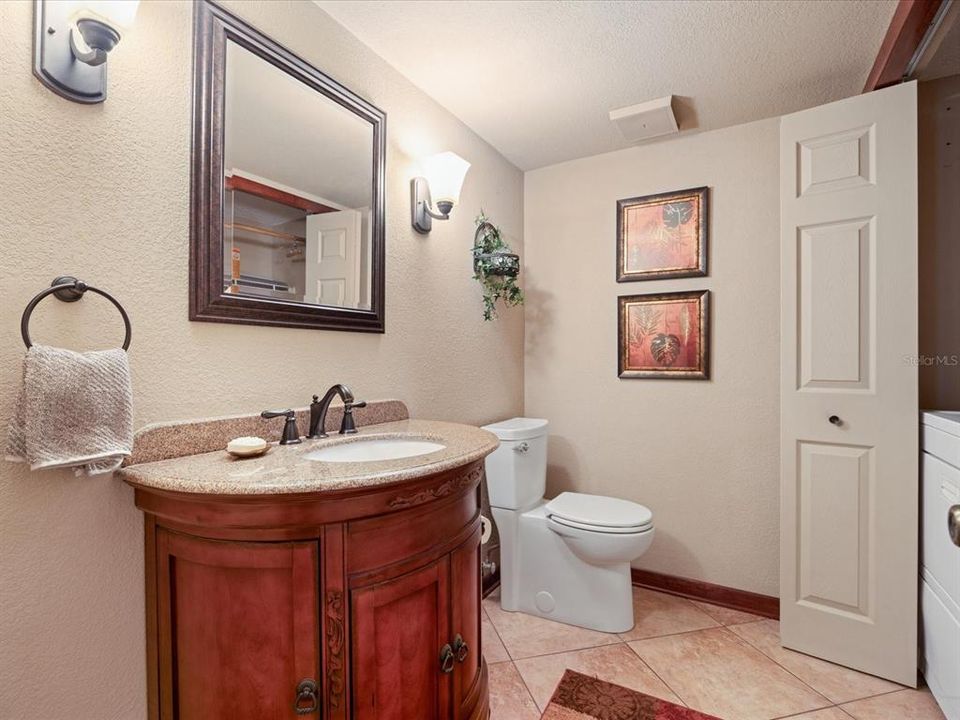 For Sale: $559,900 (3 beds, 2 baths, 2422 Square Feet)