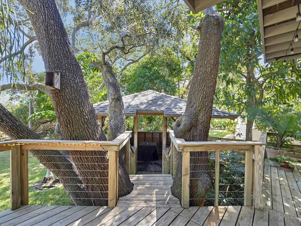 For Sale: $559,900 (3 beds, 2 baths, 2422 Square Feet)