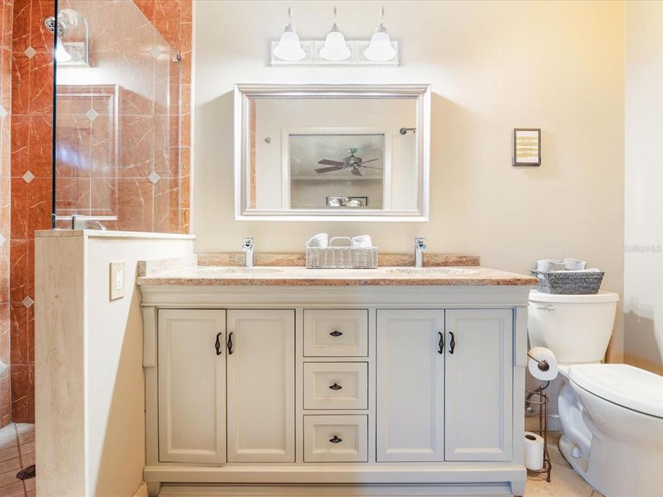 For Sale: $559,900 (3 beds, 2 baths, 2422 Square Feet)
