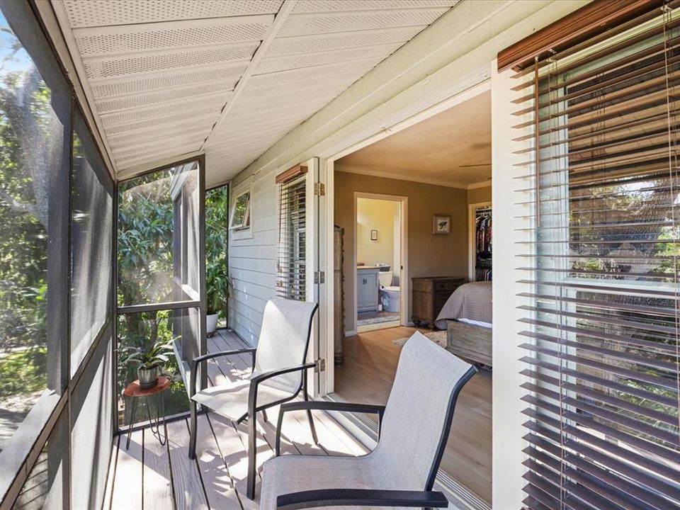 For Sale: $559,900 (3 beds, 2 baths, 2422 Square Feet)