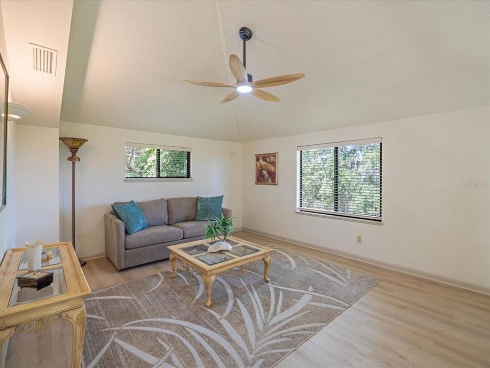 For Sale: $559,900 (3 beds, 2 baths, 2422 Square Feet)