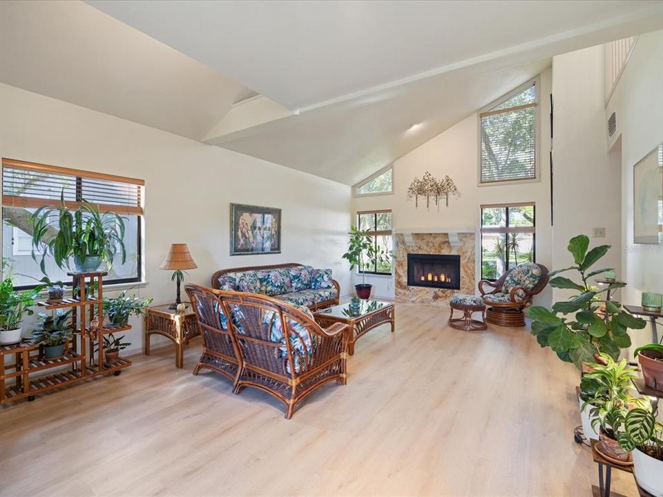 For Sale: $559,900 (3 beds, 2 baths, 2422 Square Feet)