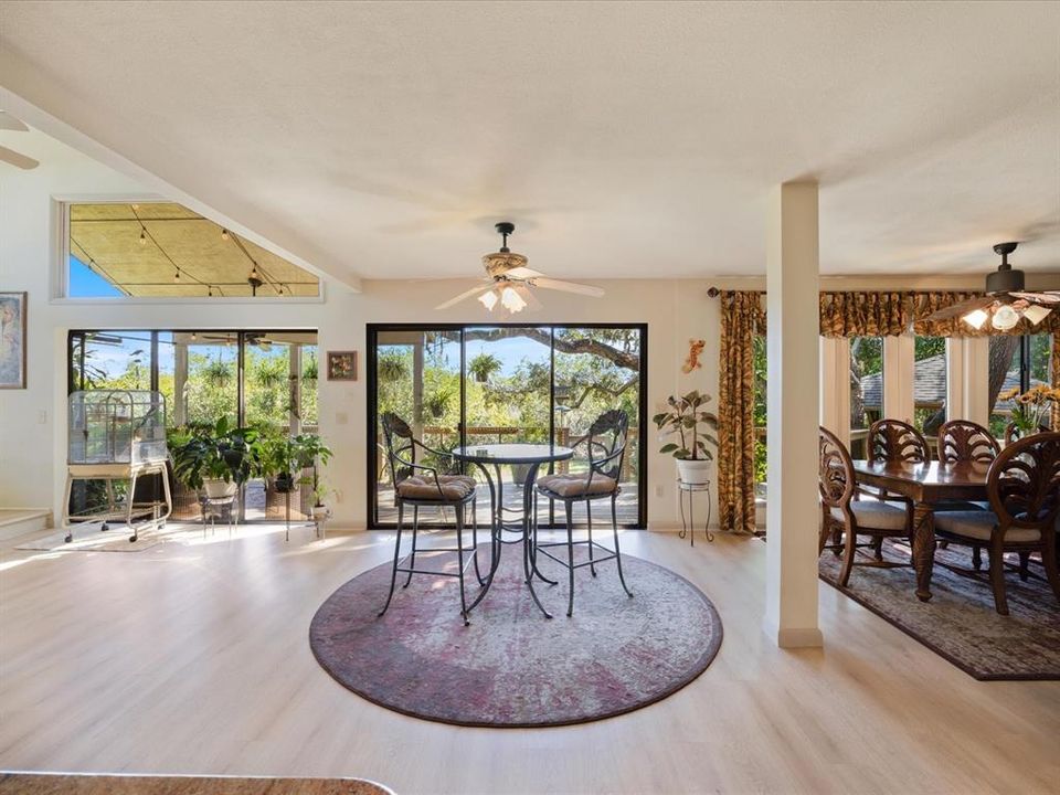 For Sale: $559,900 (3 beds, 2 baths, 2422 Square Feet)