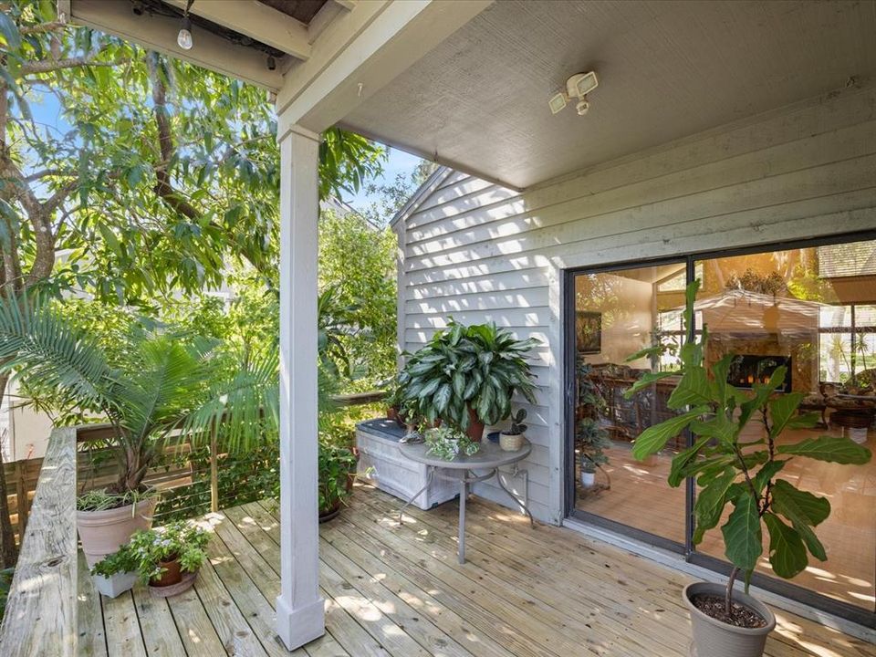 For Sale: $559,900 (3 beds, 2 baths, 2422 Square Feet)