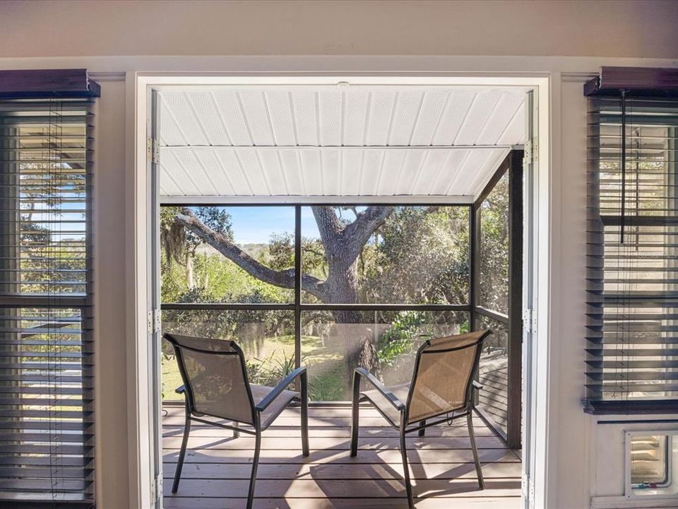 For Sale: $559,900 (3 beds, 2 baths, 2422 Square Feet)