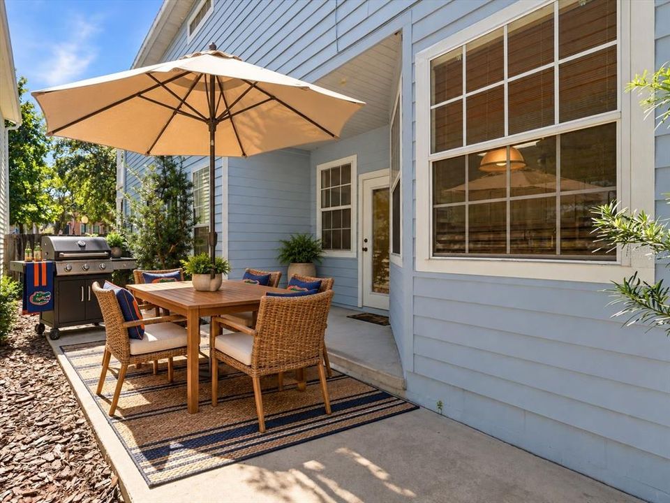 На продажу: $339,900 (3 спален, 2 ванн, 1816 Квадратных фут)