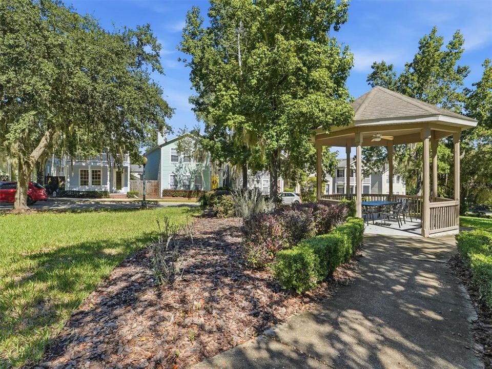 На продажу: $339,900 (3 спален, 2 ванн, 1816 Квадратных фут)