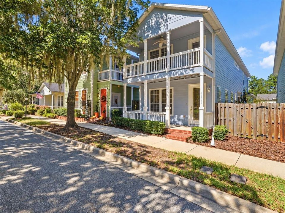 На продажу: $339,900 (3 спален, 2 ванн, 1816 Квадратных фут)