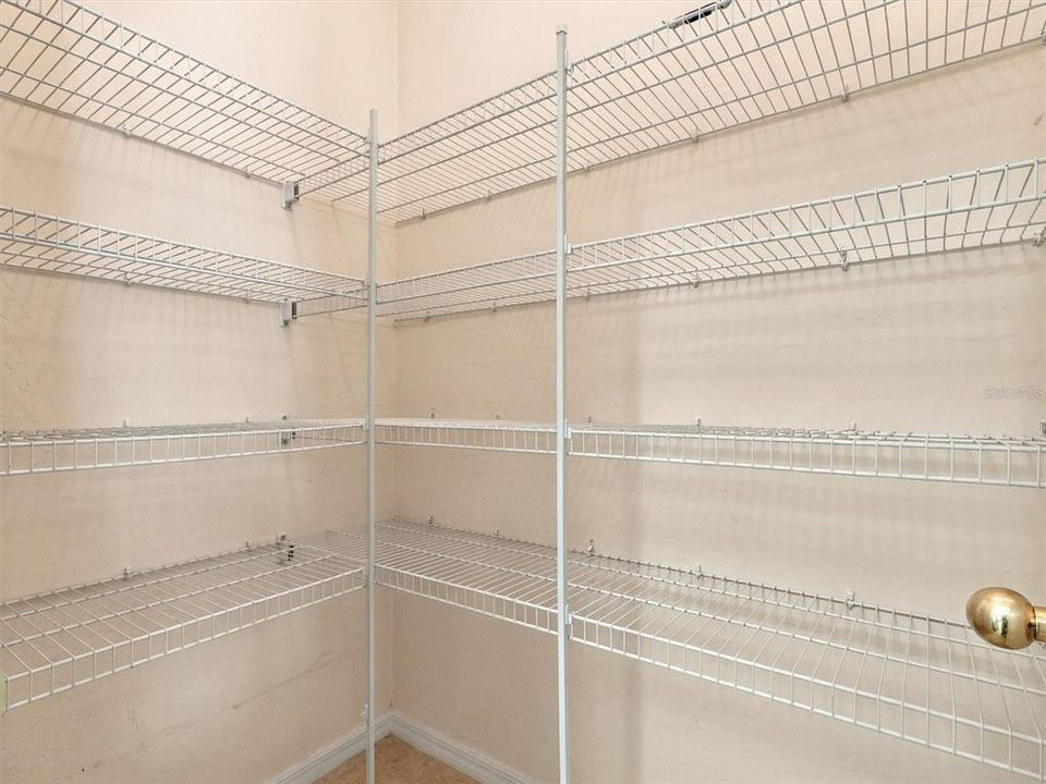 На продажу: $339,900 (3 спален, 2 ванн, 1816 Квадратных фут)