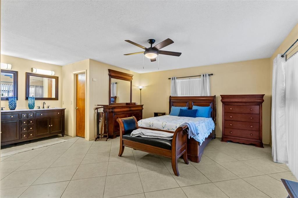 For Sale: $519,000 (4 beds, 2 baths, 2180 Square Feet)