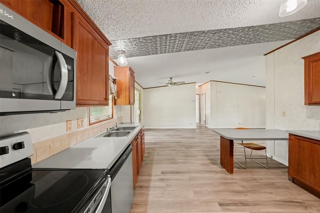 En Venta: $699,500 (3 camas, 2 baños, 1512 Pies cuadrados)