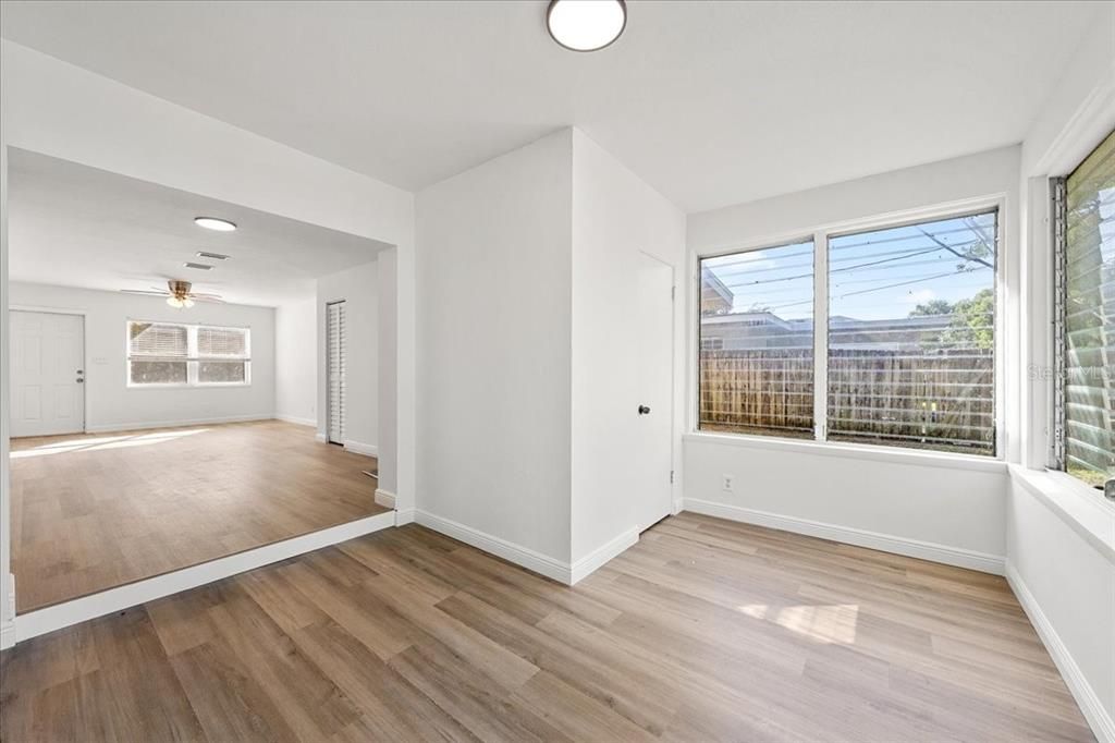 For Sale: $349,000 (2 beds, 1 baths, 1144 Square Feet)