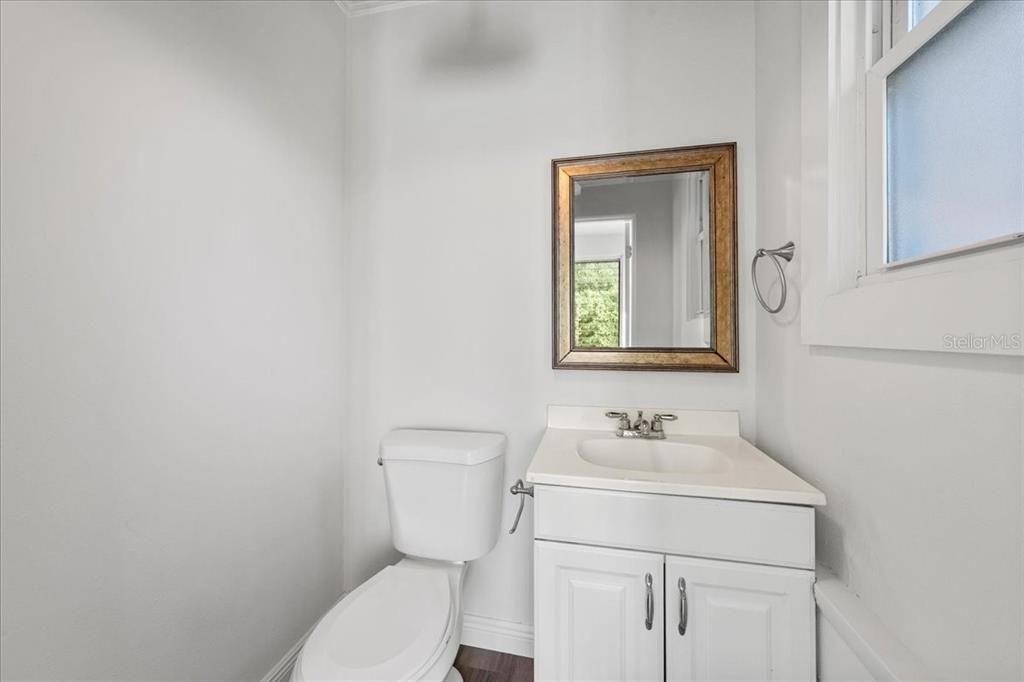 For Sale: $349,000 (2 beds, 1 baths, 1144 Square Feet)