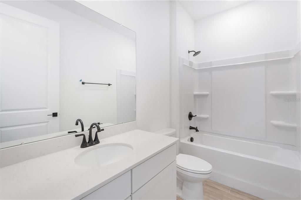На продажу: $424,999 (4 спален, 3 ванн, 2081 Квадратных фут)