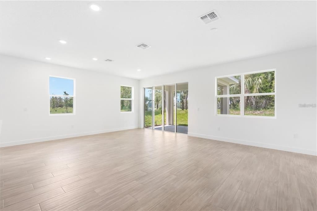 На продажу: $424,999 (4 спален, 3 ванн, 2081 Квадратных фут)