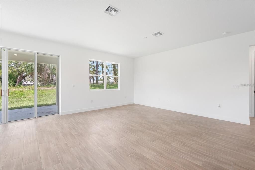 На продажу: $424,999 (4 спален, 3 ванн, 2081 Квадратных фут)