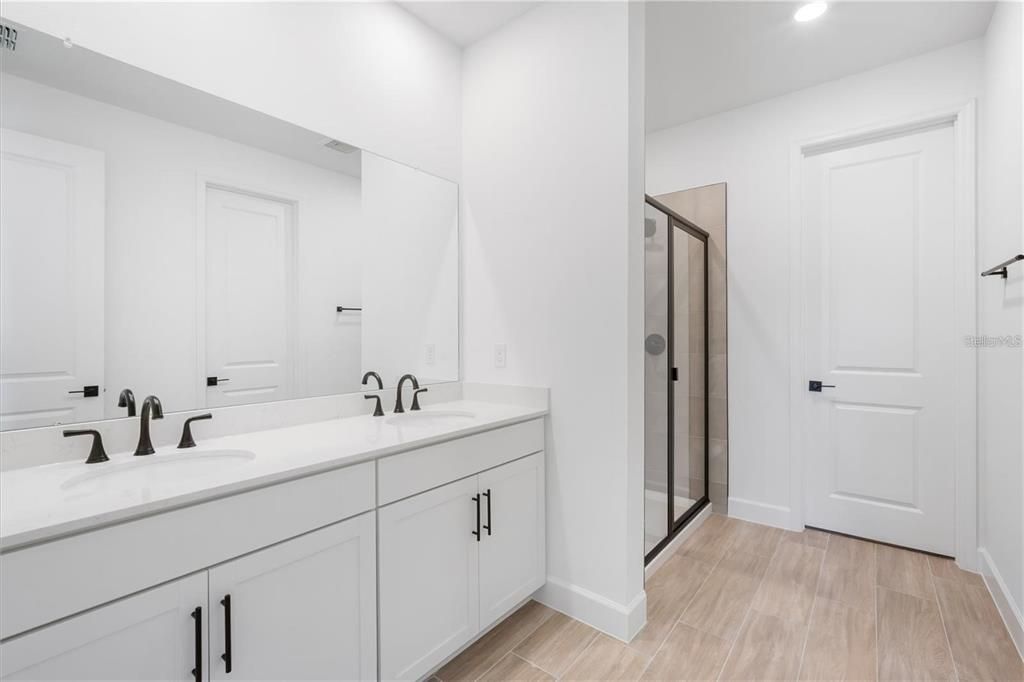 На продажу: $424,999 (4 спален, 3 ванн, 2081 Квадратных фут)