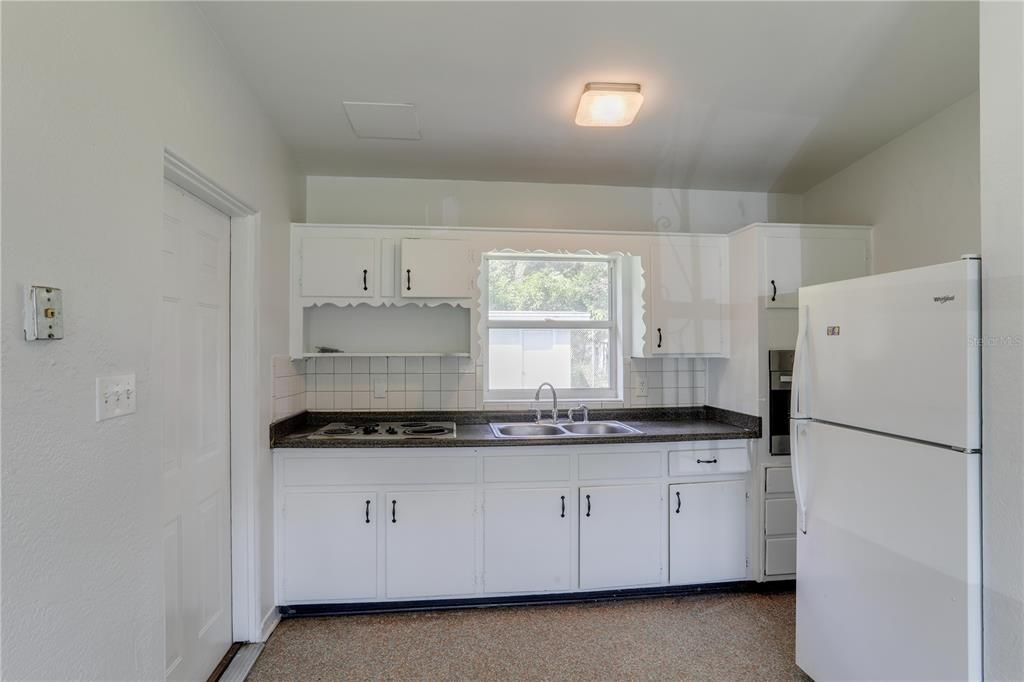 En Venta: $375,000 (4 camas, 0 baños, 1400 Pies cuadrados)