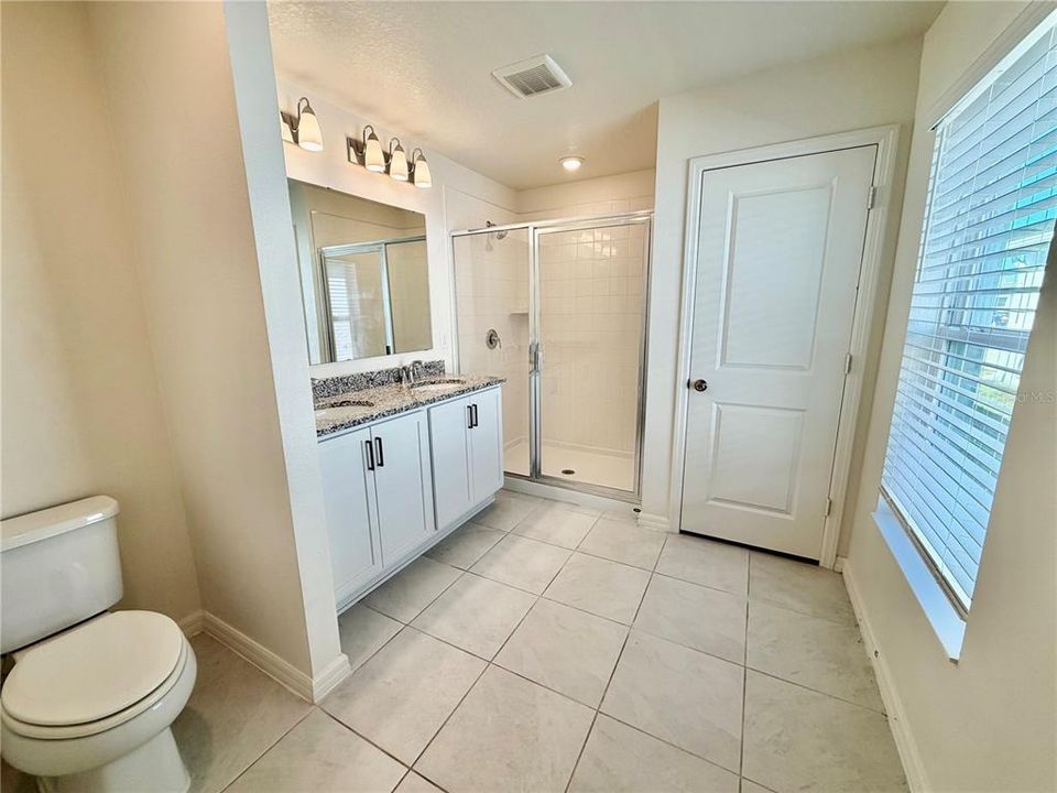 For Sale: $329,900 (4 beds, 2 baths, 1983 Square Feet)