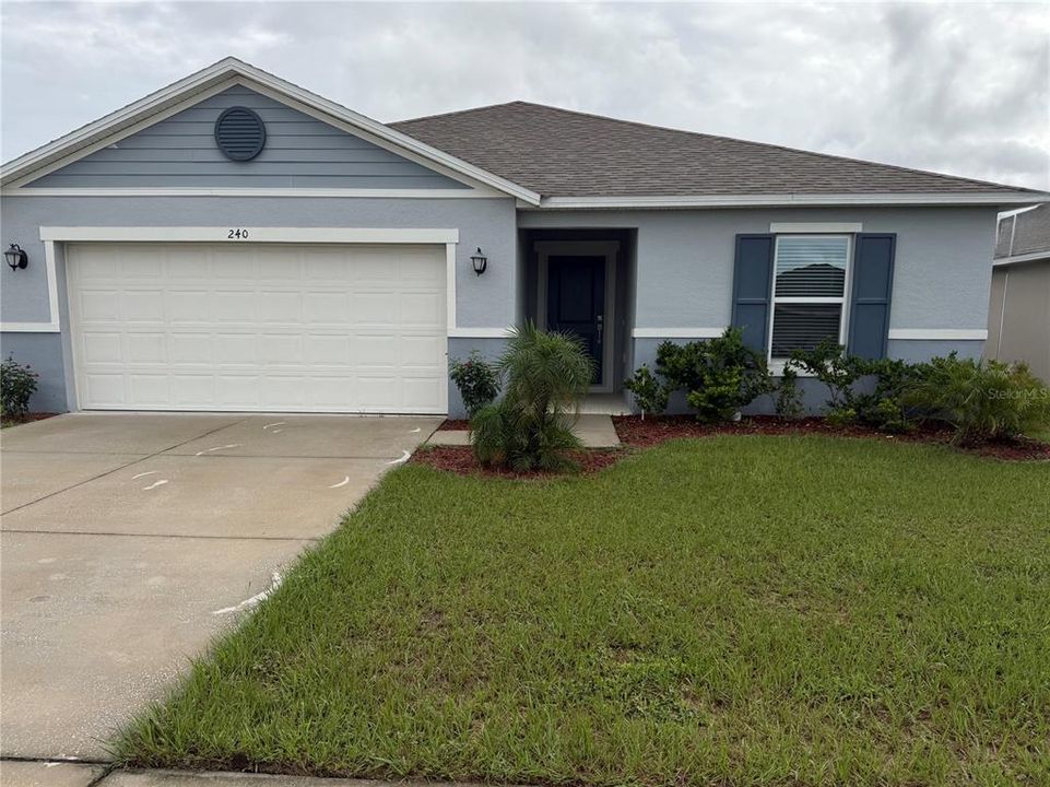 For Sale: $329,900 (4 beds, 2 baths, 1983 Square Feet)