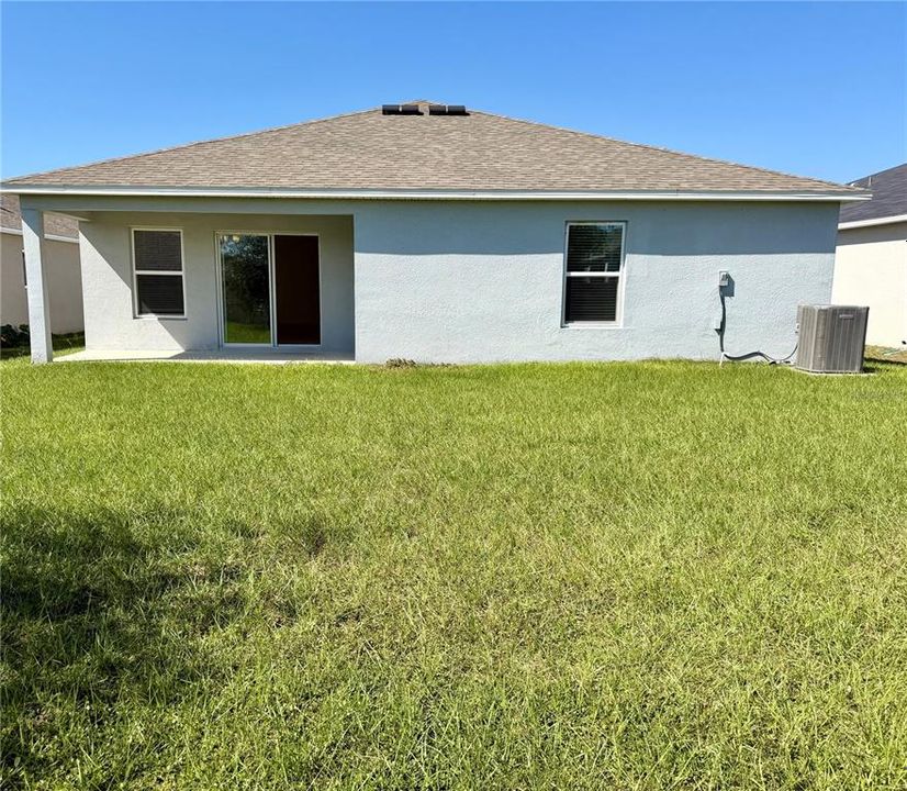 For Sale: $329,900 (4 beds, 2 baths, 1983 Square Feet)