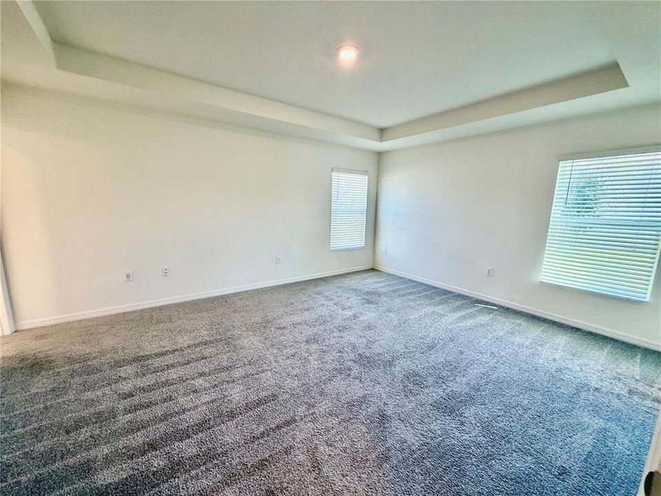 For Sale: $329,900 (4 beds, 2 baths, 1983 Square Feet)