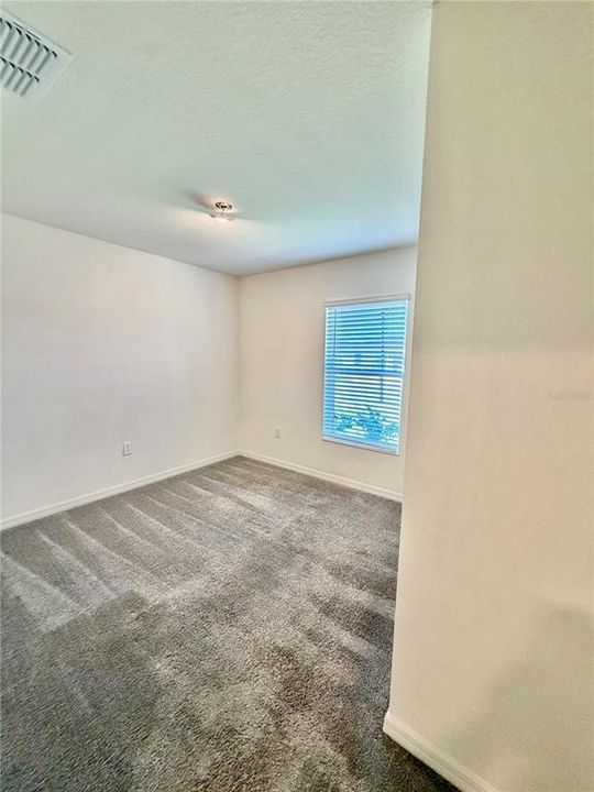 For Sale: $329,900 (4 beds, 2 baths, 1983 Square Feet)