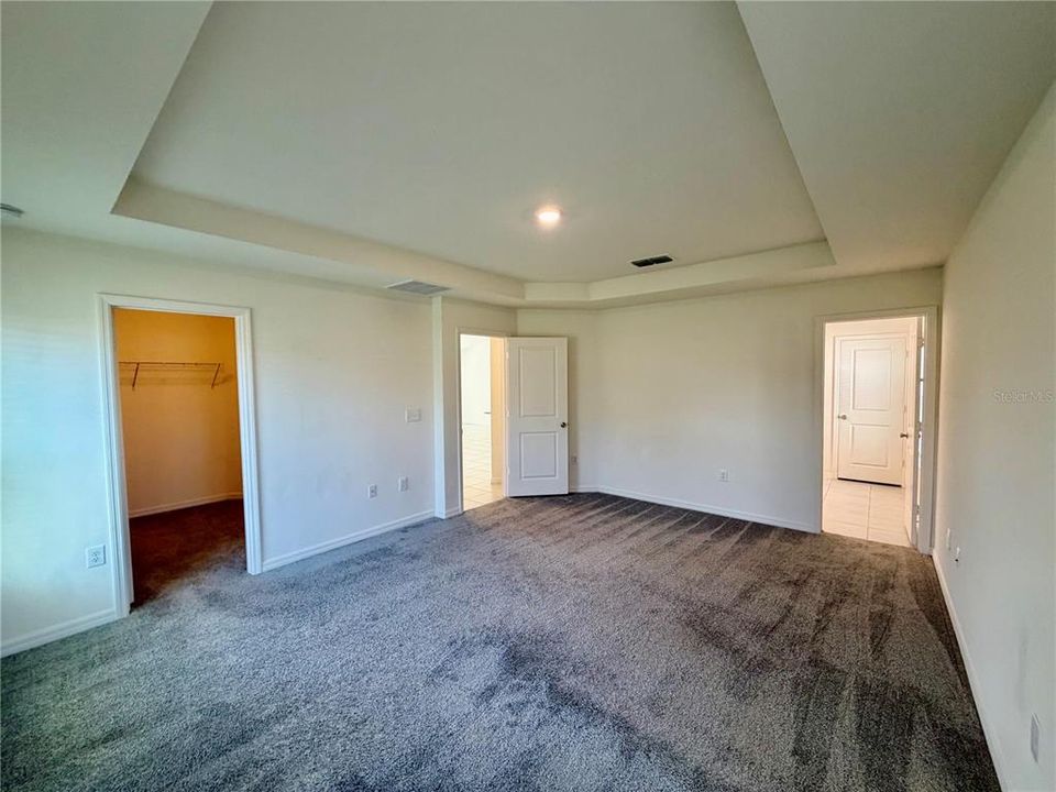 For Sale: $329,900 (4 beds, 2 baths, 1983 Square Feet)