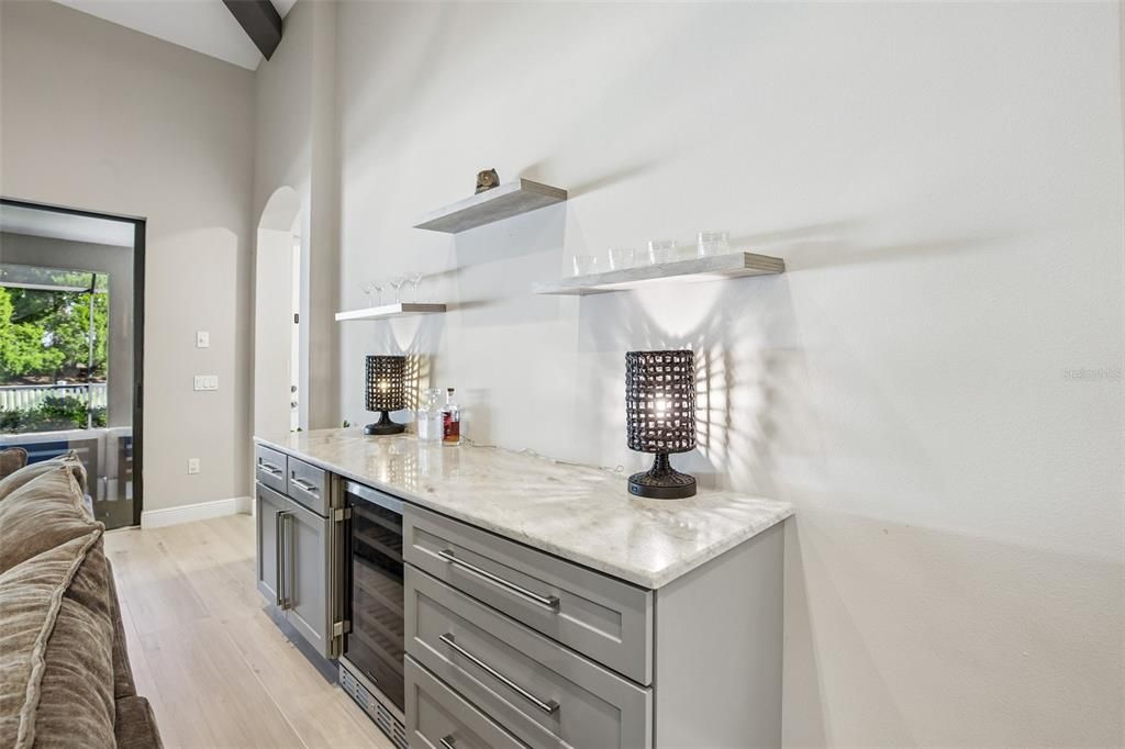 En Venta: $925,000 (4 camas, 3 baños, 2769 Pies cuadrados)