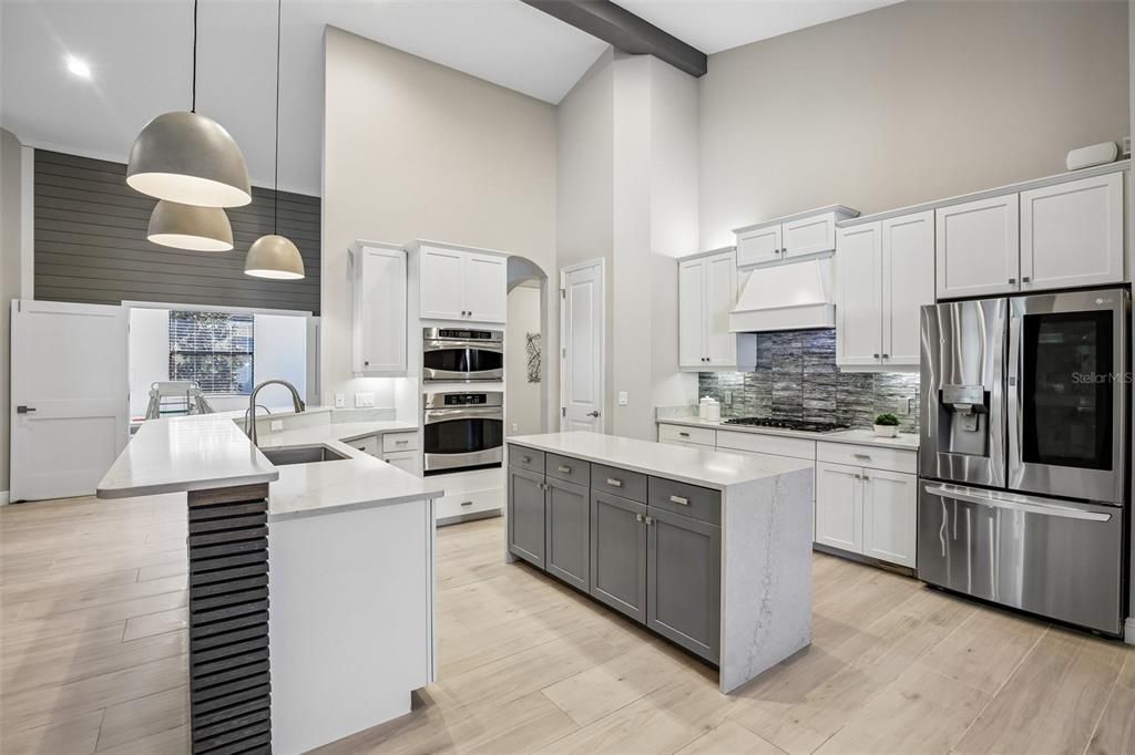 En Venta: $925,000 (4 camas, 3 baños, 2769 Pies cuadrados)