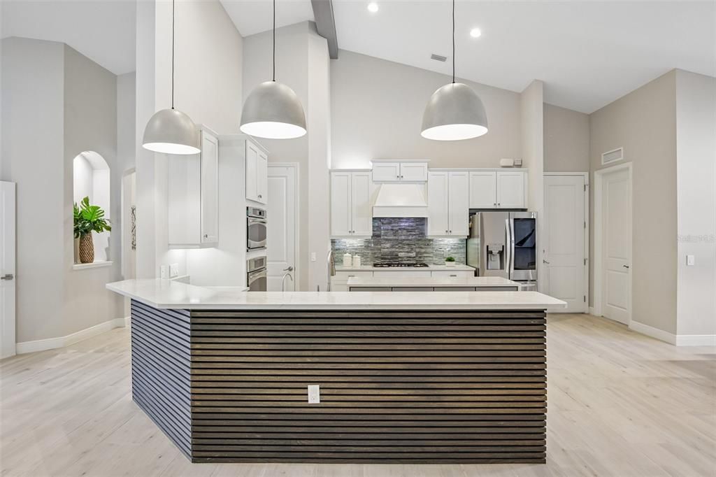En Venta: $925,000 (4 camas, 3 baños, 2769 Pies cuadrados)