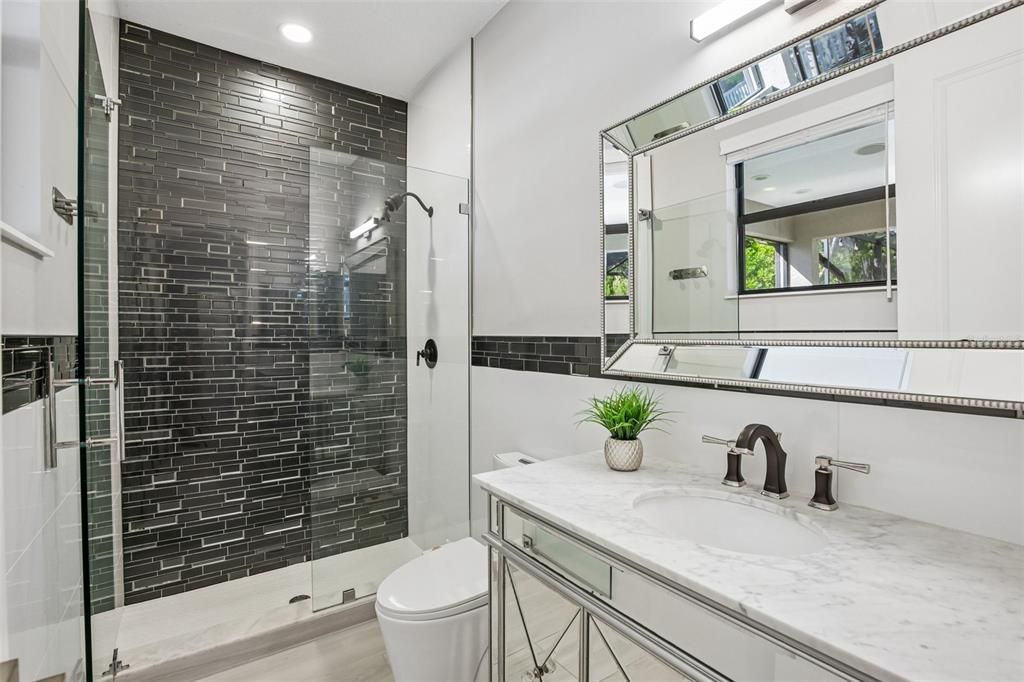 En Venta: $925,000 (4 camas, 3 baños, 2769 Pies cuadrados)