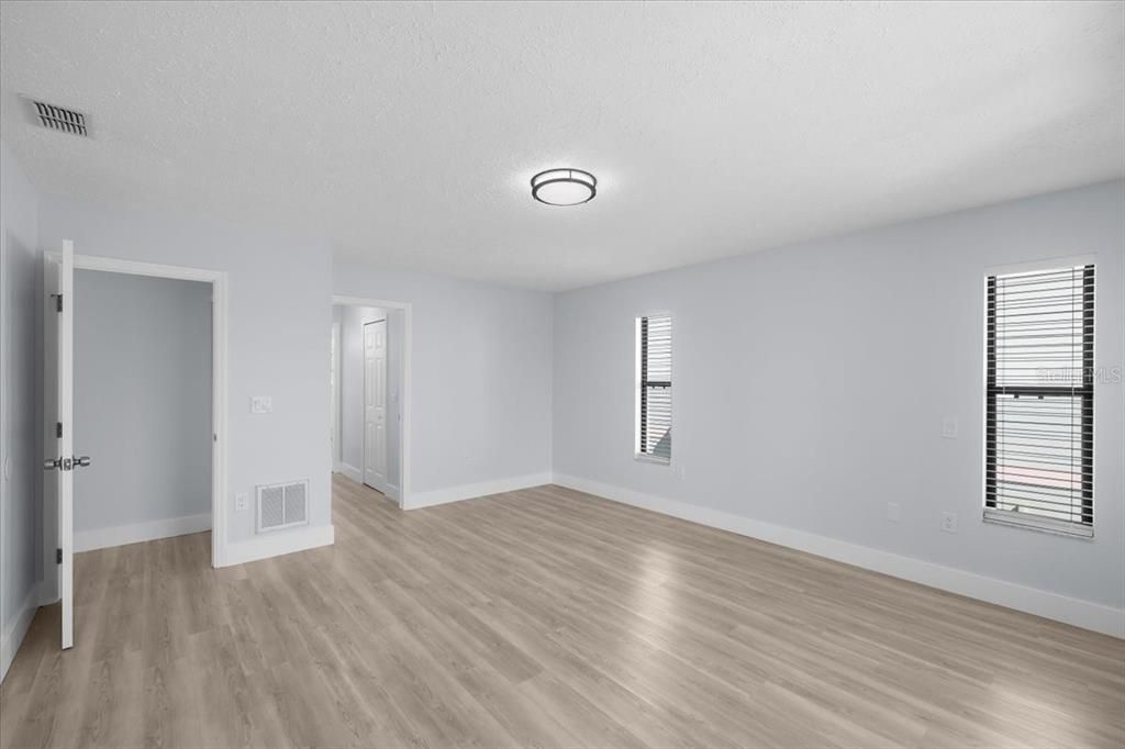 For Sale: $575,000 (3 beds, 2 baths, 1676 Square Feet)
