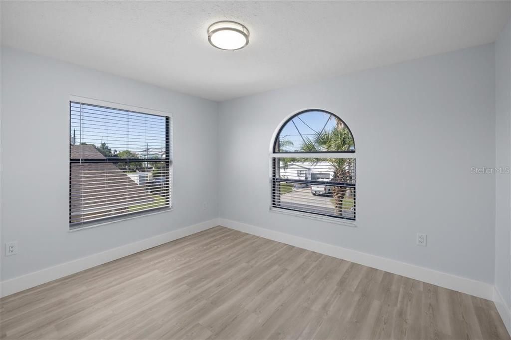 For Sale: $575,000 (3 beds, 2 baths, 1676 Square Feet)