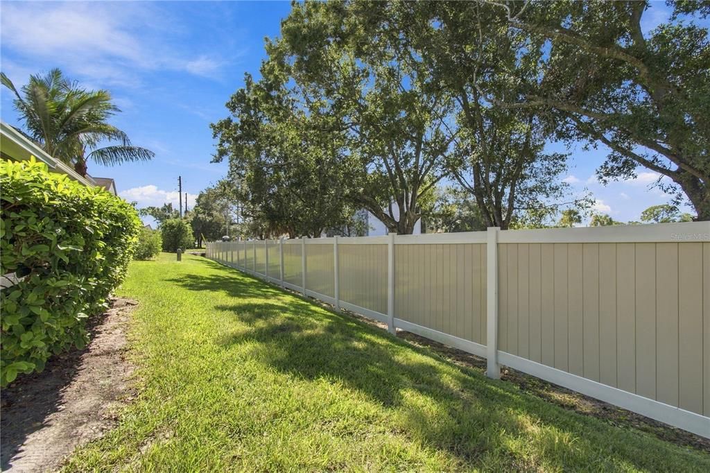 For Sale: $299,000 (4 beds, 3 baths, 1834 Square Feet)