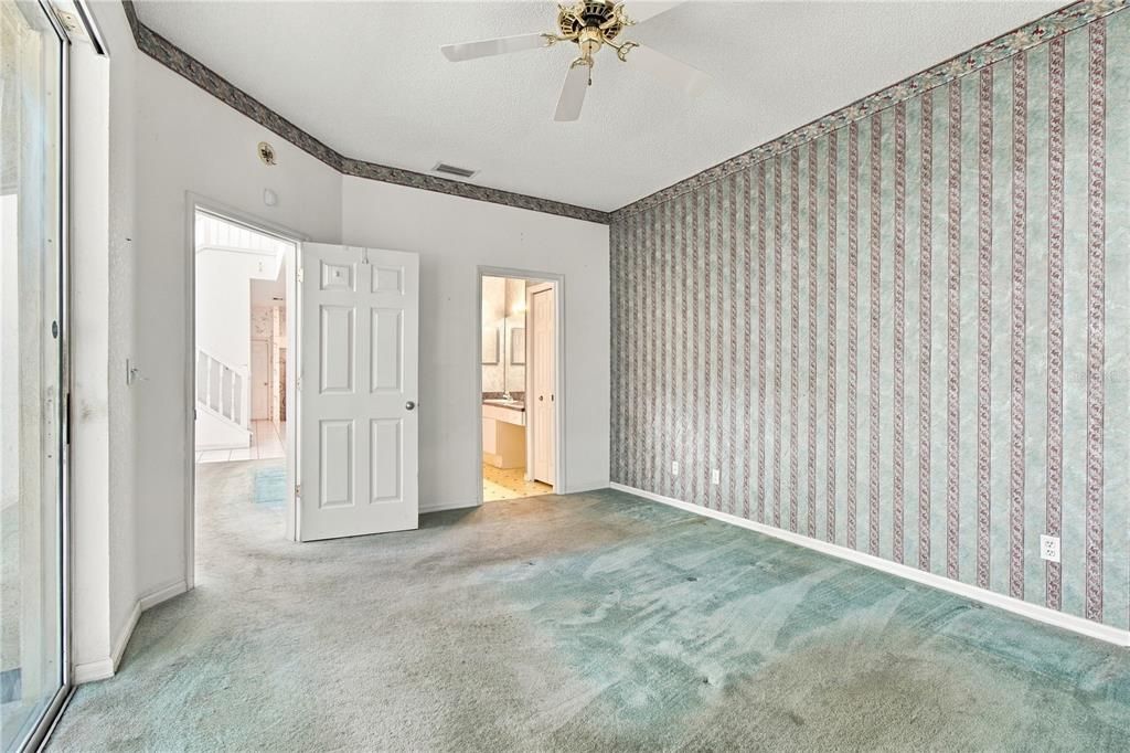 For Sale: $299,000 (4 beds, 3 baths, 1834 Square Feet)