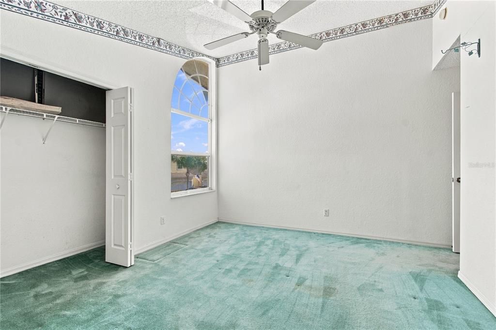 For Sale: $299,000 (4 beds, 3 baths, 1834 Square Feet)