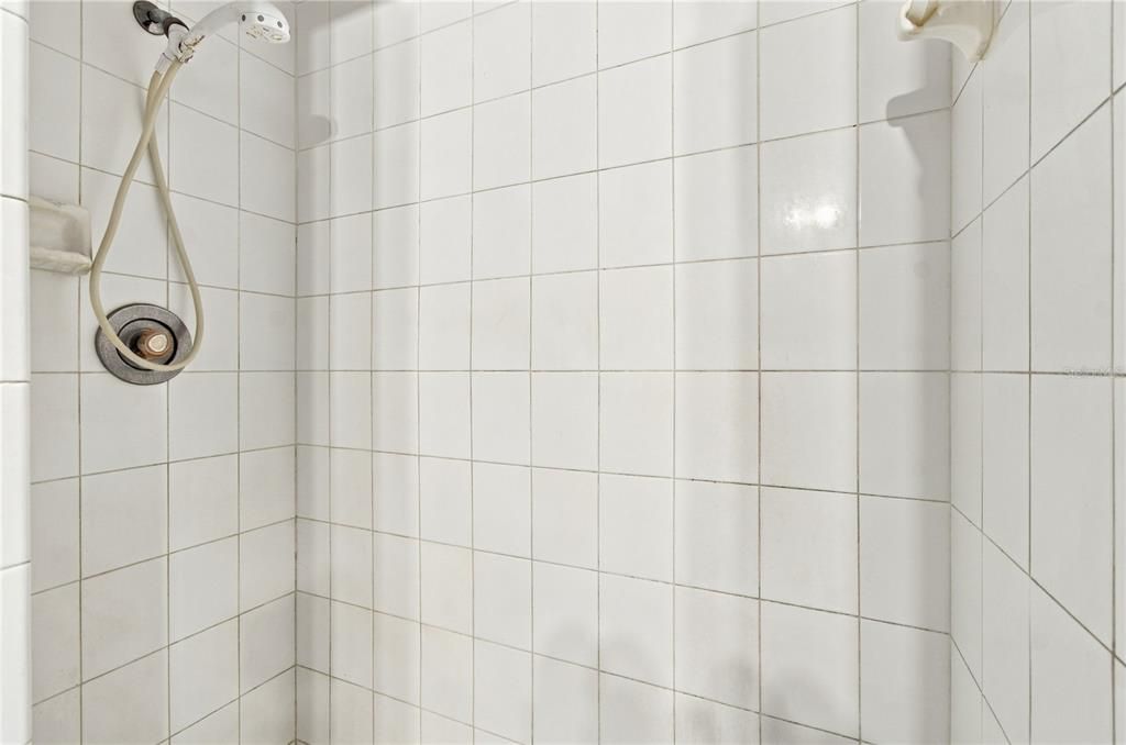 For Sale: $299,000 (4 beds, 3 baths, 1834 Square Feet)