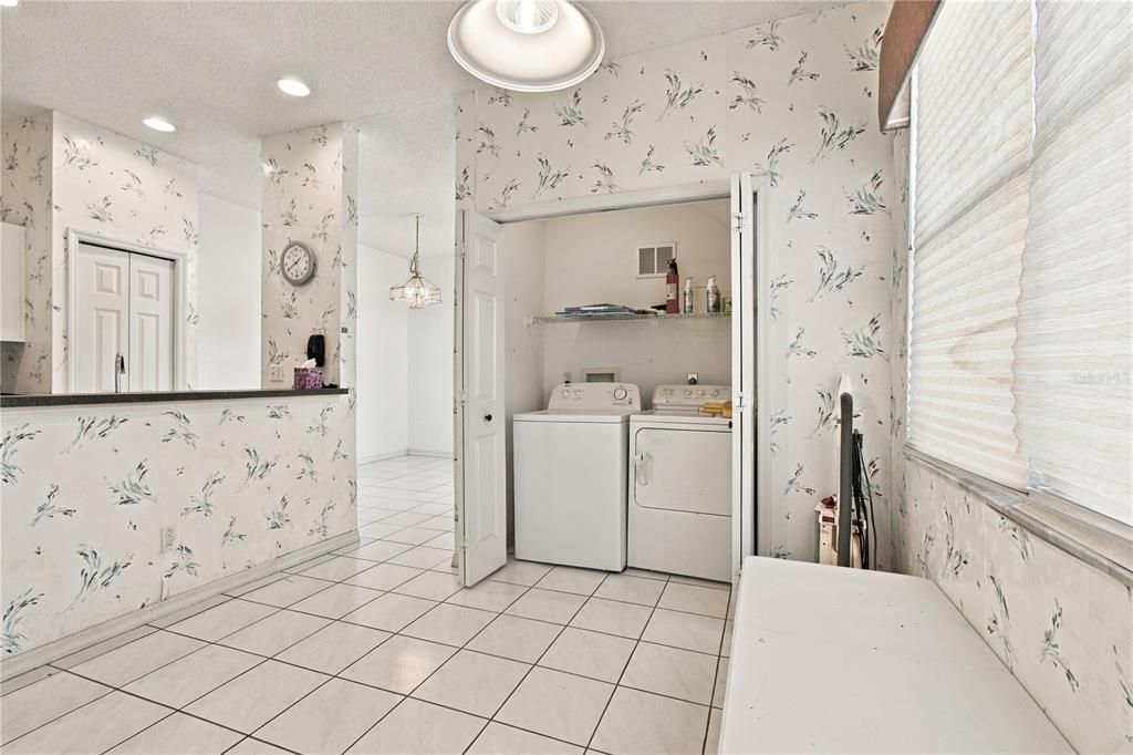 For Sale: $299,000 (4 beds, 3 baths, 1834 Square Feet)