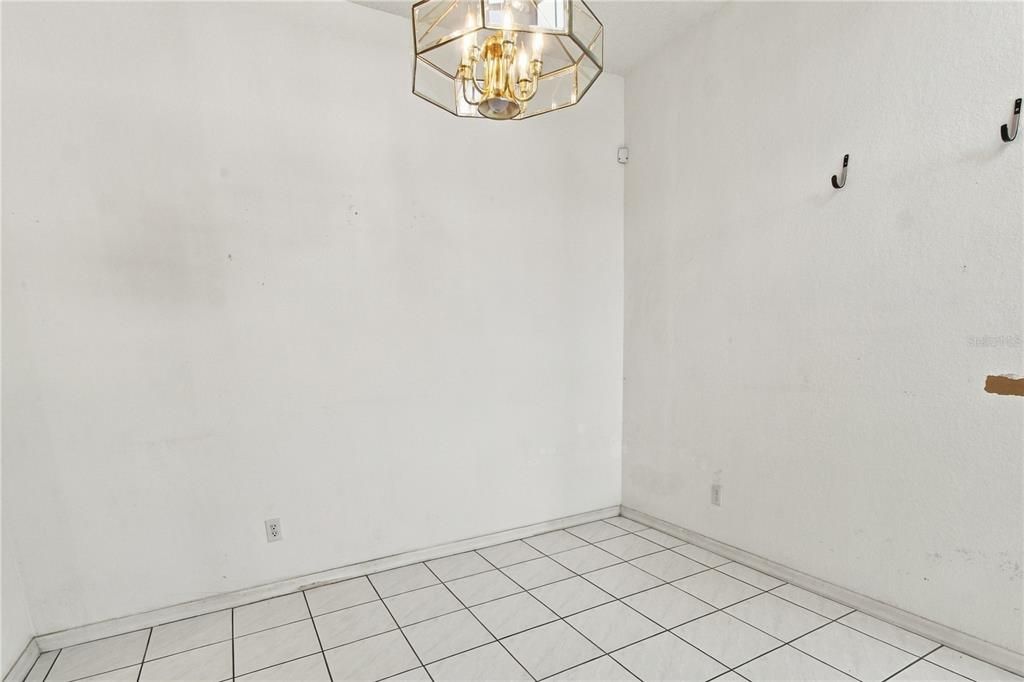 For Sale: $299,000 (4 beds, 3 baths, 1834 Square Feet)