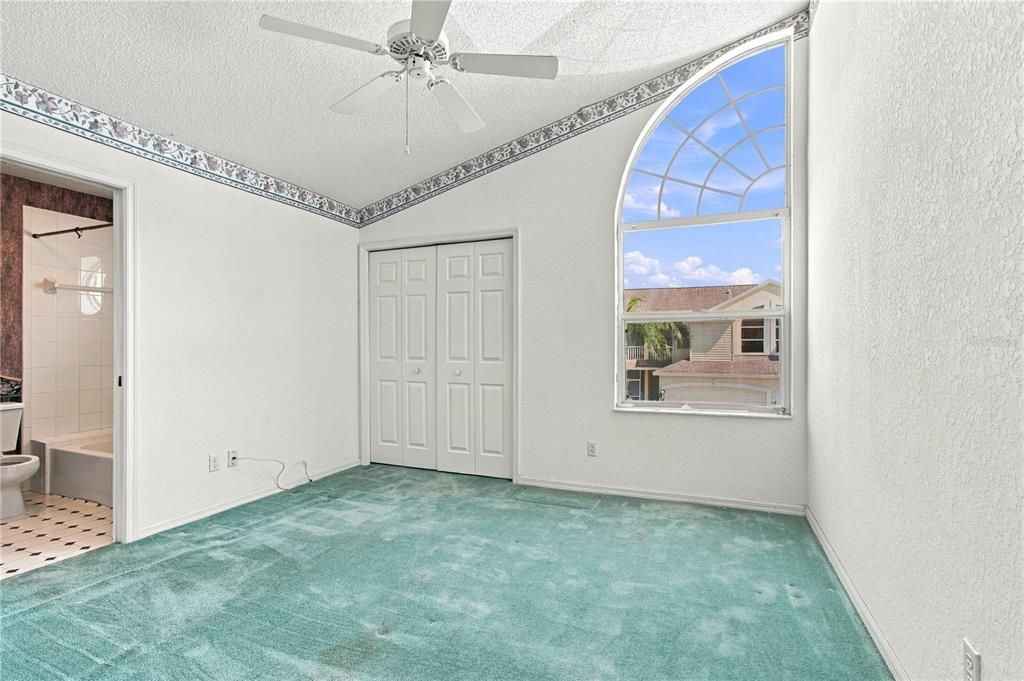 For Sale: $299,000 (4 beds, 3 baths, 1834 Square Feet)